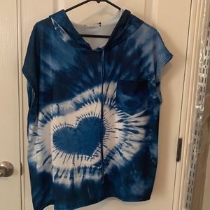 Blue white Tye Dye hooded short sleeve tshirt.
